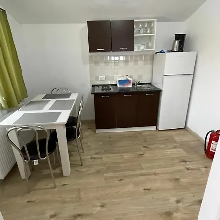 Cabanute Luca Ama Bran אכסניה בראשוב